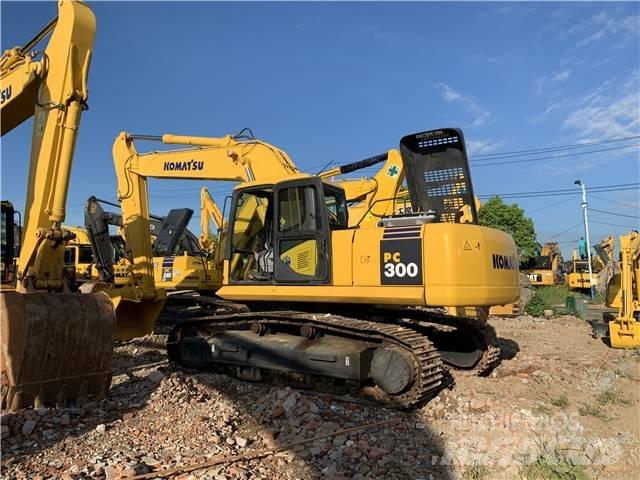Komatsu PC300-7 Kāpurķēžu ekskavatori