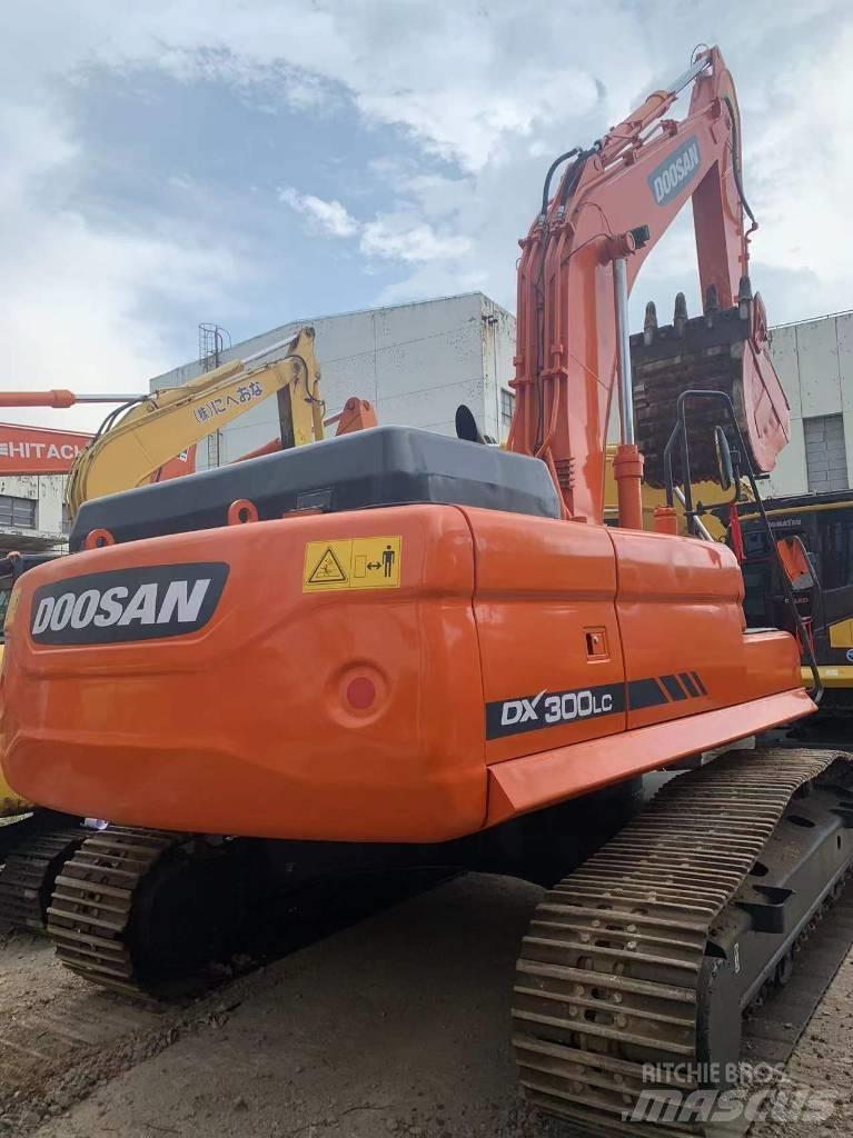 Doosan dx300 Kāpurķēžu ekskavatori