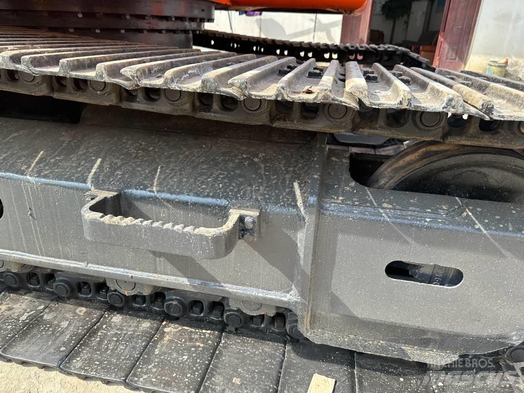 Doosan DX 160 LC Kāpurķēžu ekskavatori