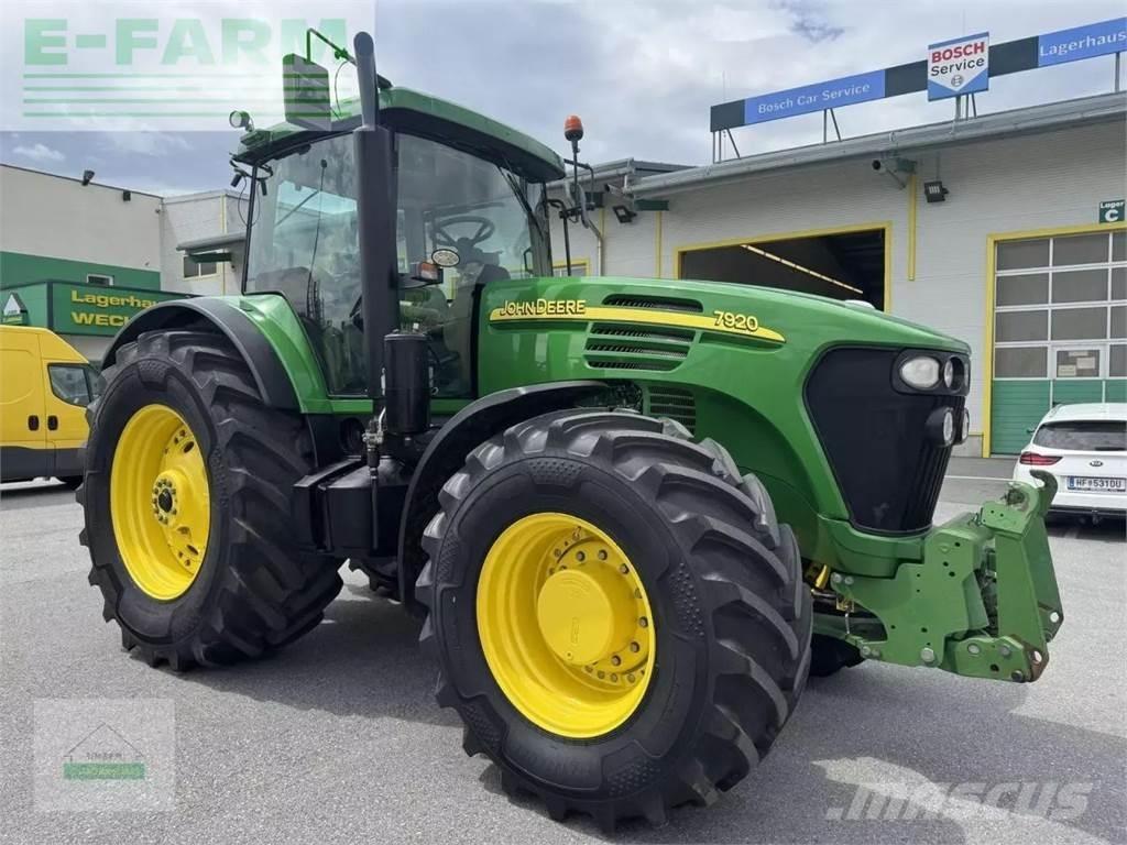 John Deere 7920 Traktori
