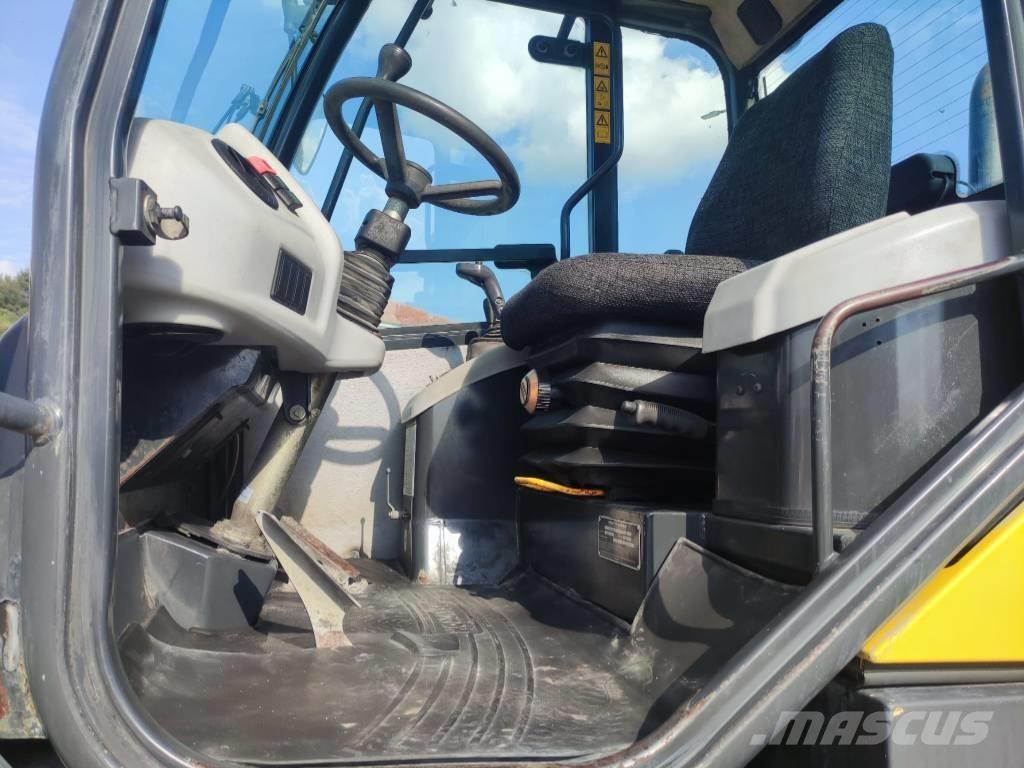 Komatsu WA 80-5 Iekrāvēji uz riteņiem