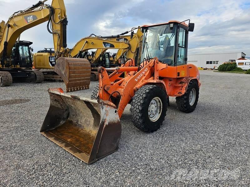 Volvo L 30 B Iekrāvēji uz riteņiem