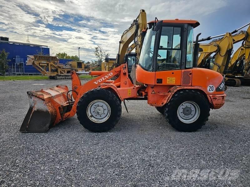 Volvo L 30 B Iekrāvēji uz riteņiem