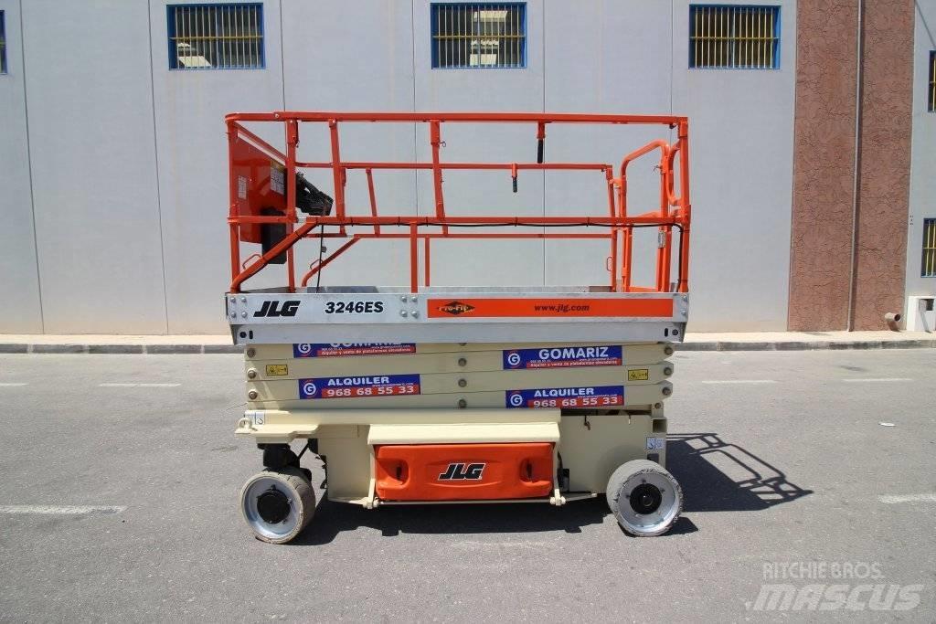 JLG 3246 ES Šķerveida pacēlāji