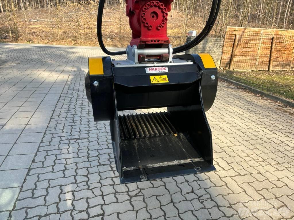 MB Crusher C 50 S4 Drupināšanas kausi