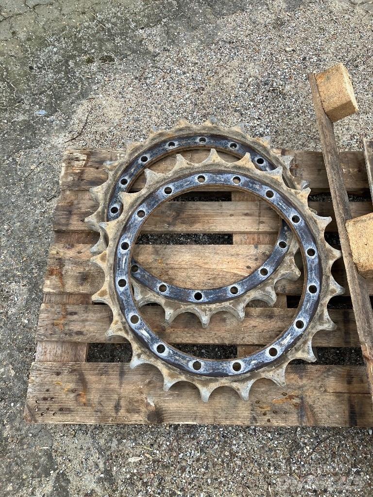 CAT 326 Kāpurķēžu ekskavatori