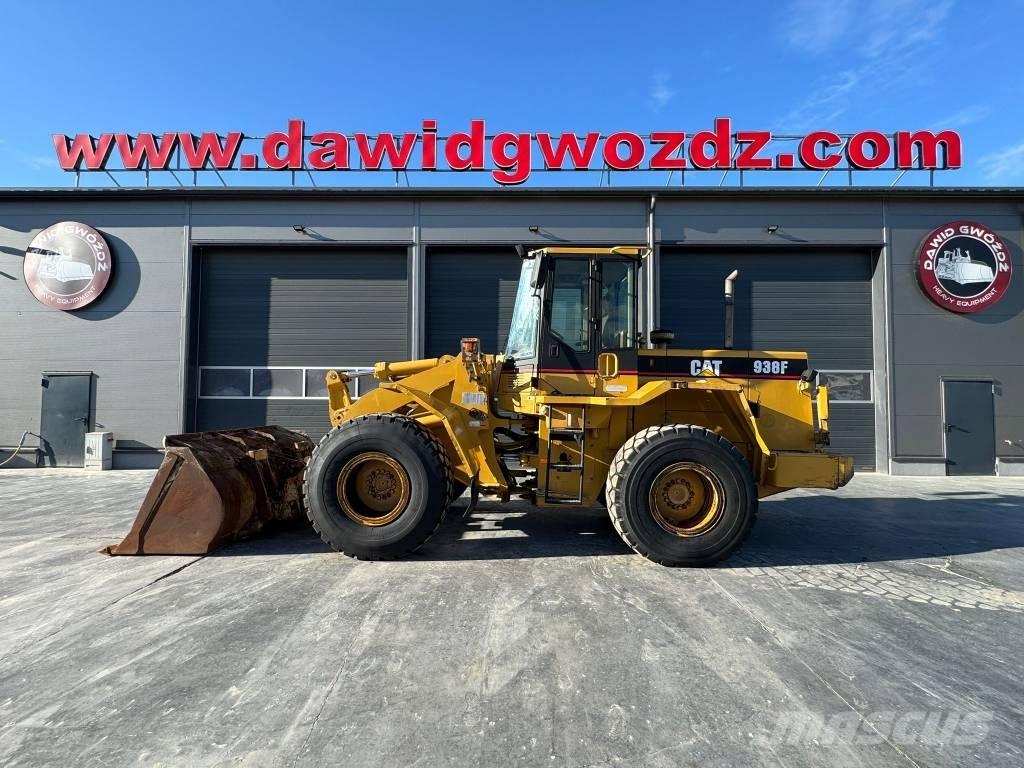 CAT 938 F Iekrāvēji uz riteņiem
