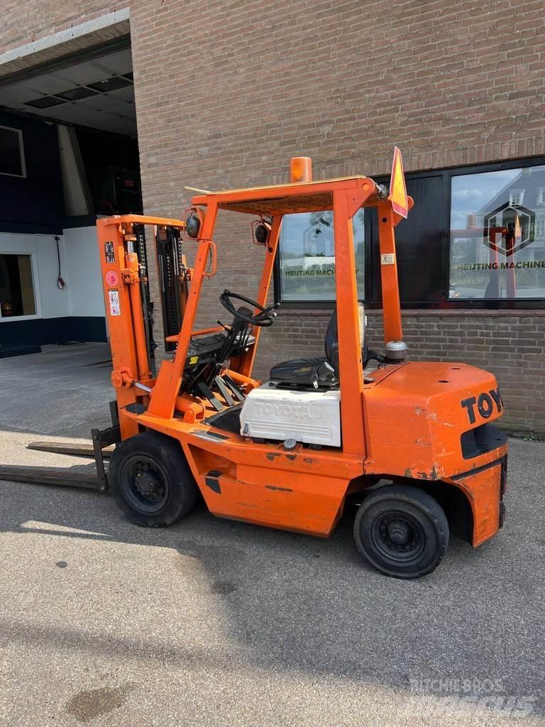 Toyota 02-4FD25 Tehnika ar dīzeļa dzinēju