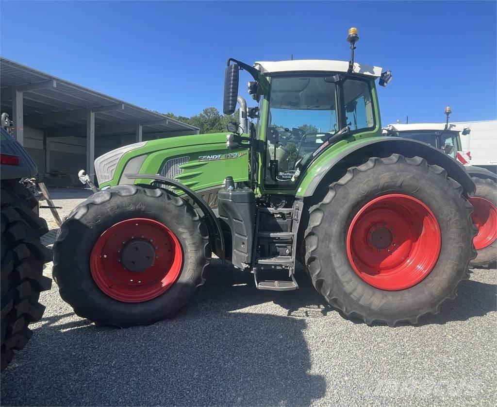 Fendt 933 Vario Traktori