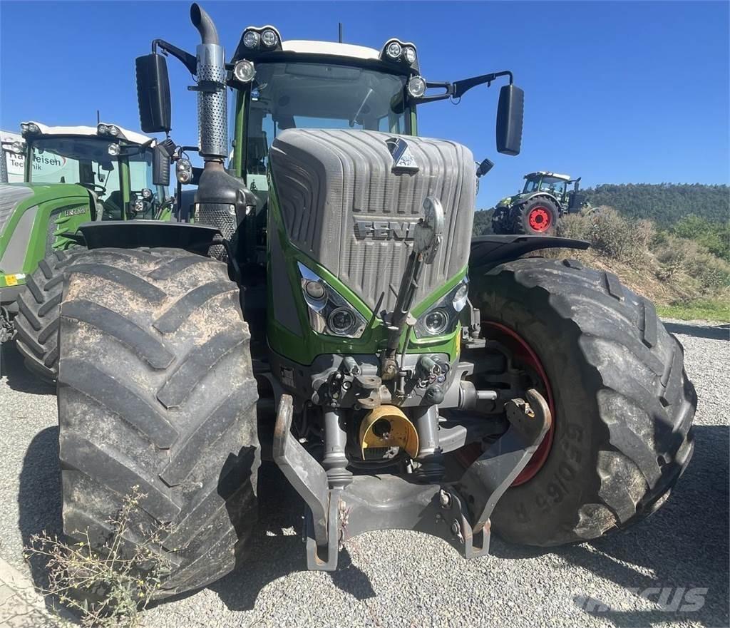 Fendt 933 Vario Traktori