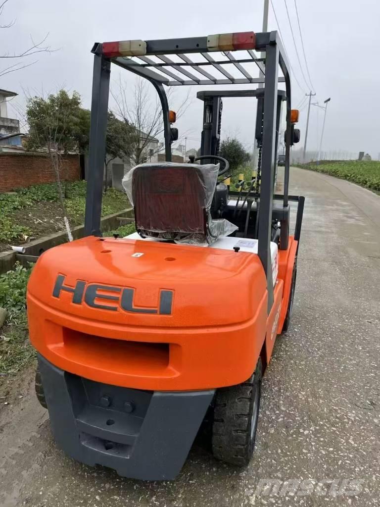 Heli 30 Teleskopiskie manipulatori