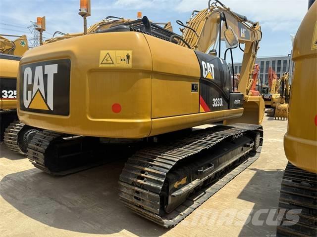 CAT 323 D L Kāpurķēžu ekskavatori