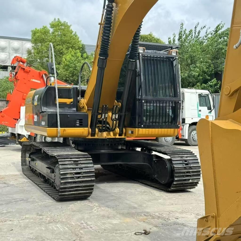 CAT 320D2 Kāpurķēžu ekskavatori