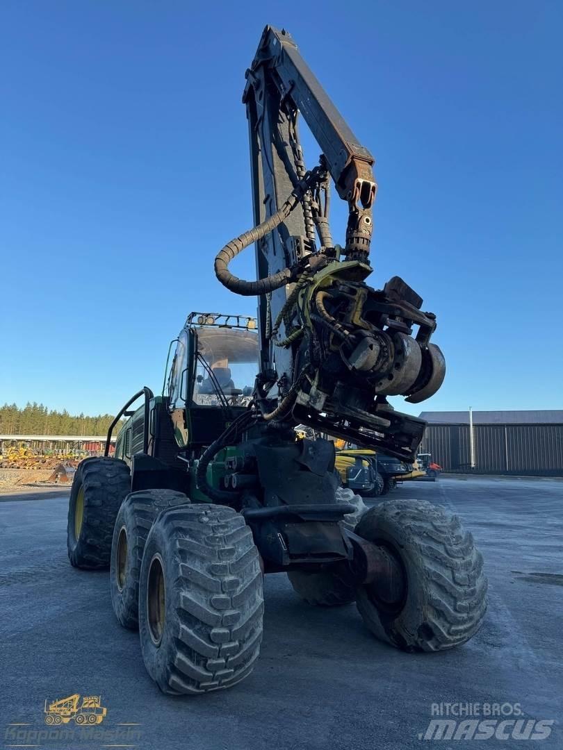 John Deere 1470E Harvesteri
