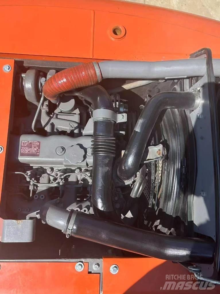 Hitachi ZX 120 Kāpurķēžu ekskavatori