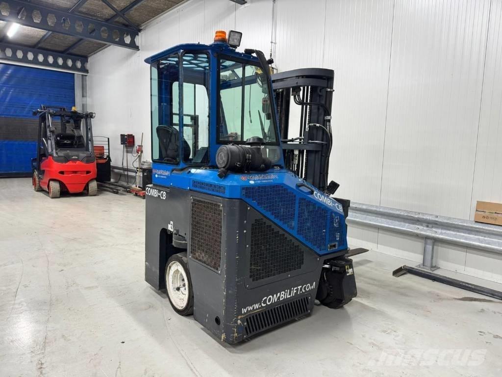 Combilift C3000CB Pārvadātājs iekraušanai no sāniem