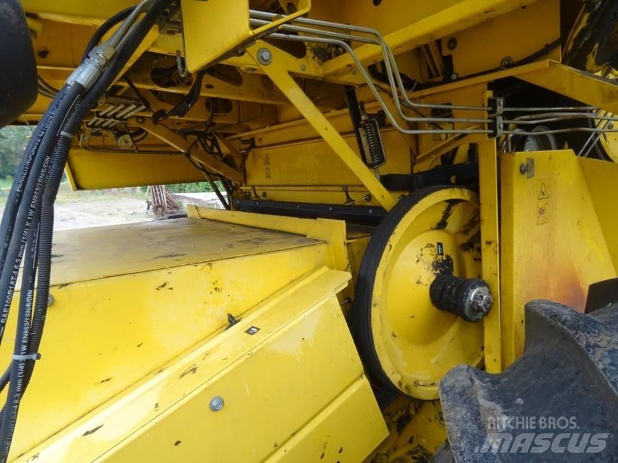 New Holland TC 54 Ražas novākšanas kombaini