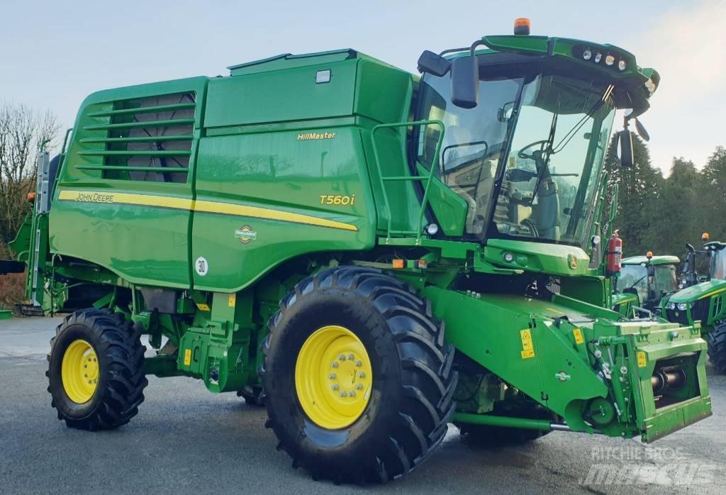 John Deere T 560 i Ražas novākšanas kombaini