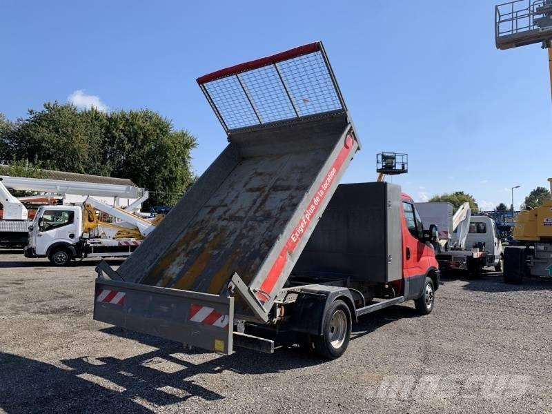 Iveco 35C12 - Tipper Pašizgāzējs