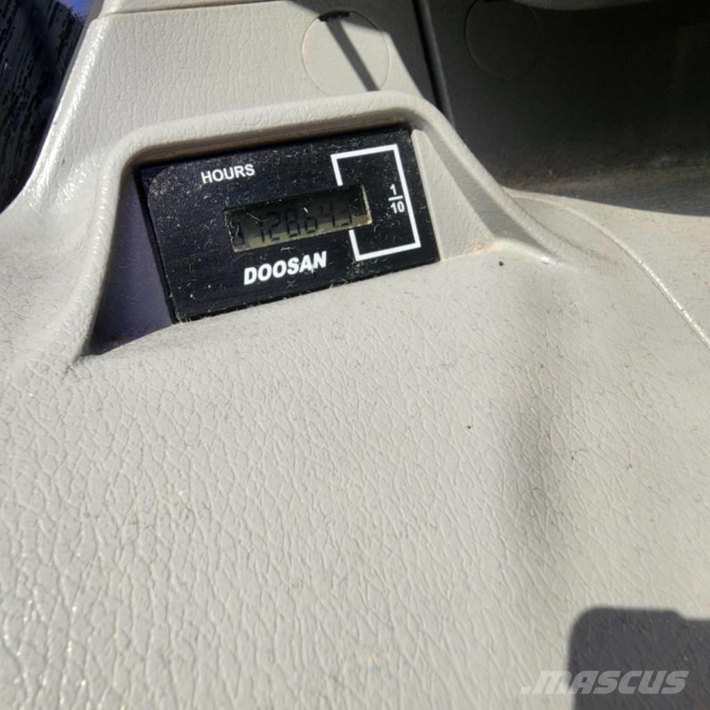 Doosan DX300LC-5L Kāpurķēžu ekskavatori