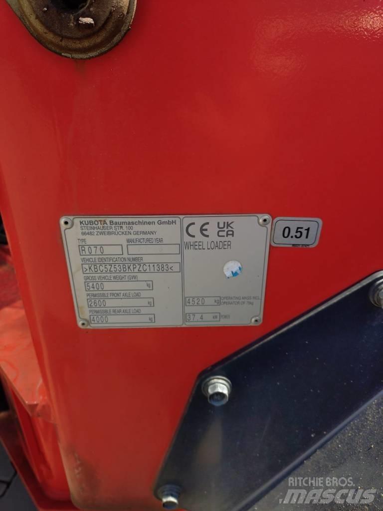 Kubota R 070 Iekrāvēji uz riteņiem