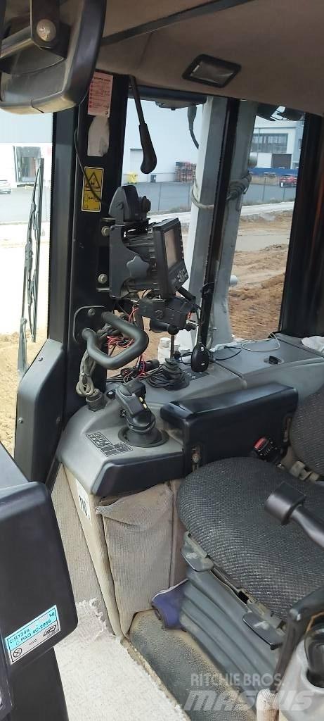CAT D6N XL Kāpurķēžu buldozeri
