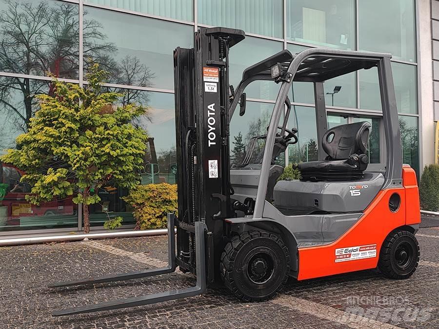 Toyota 02-8FDF15 Tehnika ar dīzeļa dzinēju