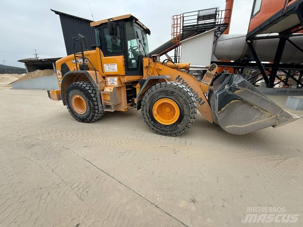 Hyundai HL 960 Iekrāvēji uz riteņiem