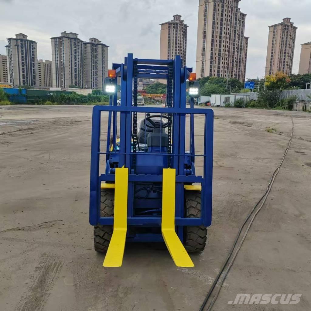 Komatsu FD 30 T-17 Tehnika ar dīzeļa dzinēju