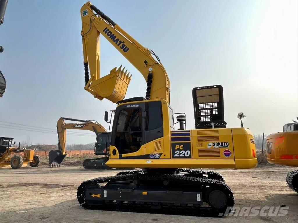 Komatsu 220 Kāpurķēžu ekskavatori