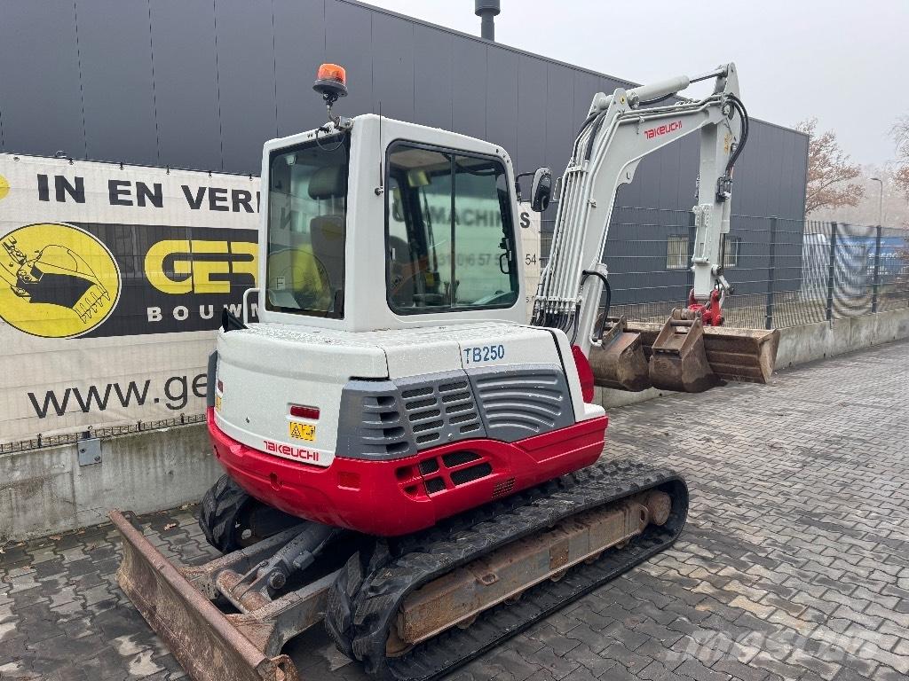 Takeuchi TB 250 Mini ekskavatori < 7 t