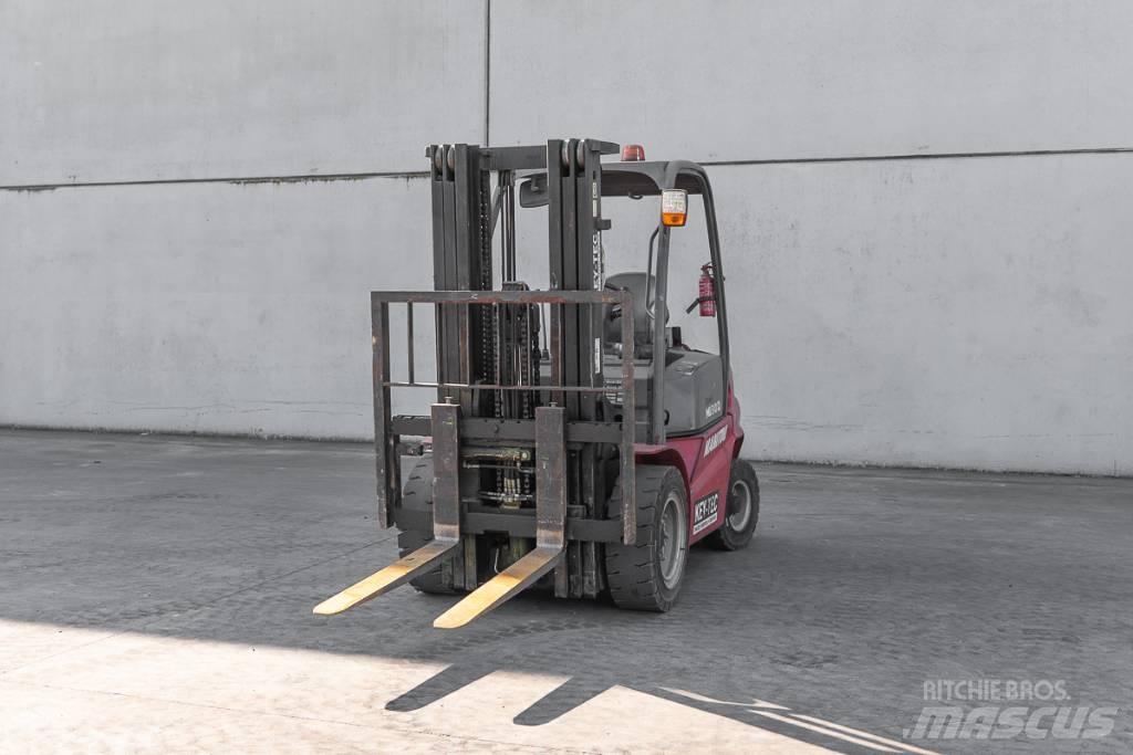 Manitou MI 30 D Tehnika ar dīzeļa dzinēju