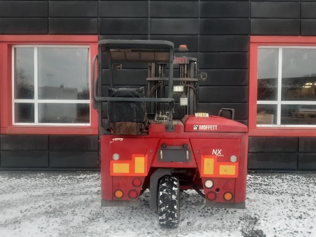 Moffett M5 25.3 Tehnika ar dīzeļa dzinēju