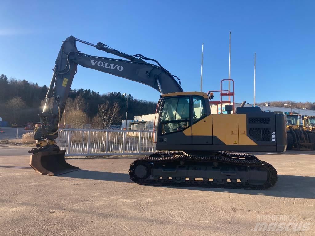 Volvo EC 220 E Kāpurķēžu ekskavatori