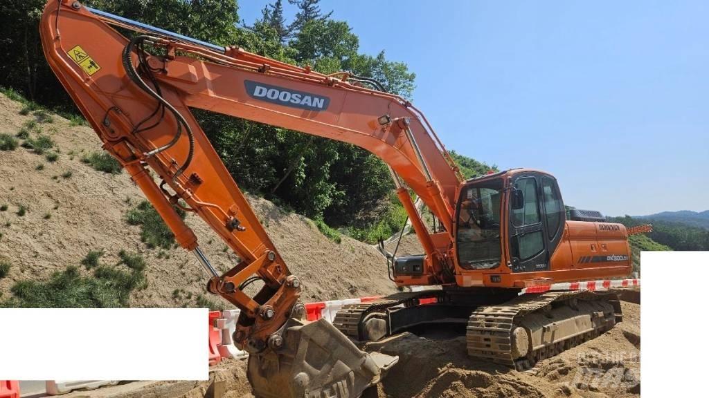 Doosan DX 300 LC Kāpurķēžu ekskavatori