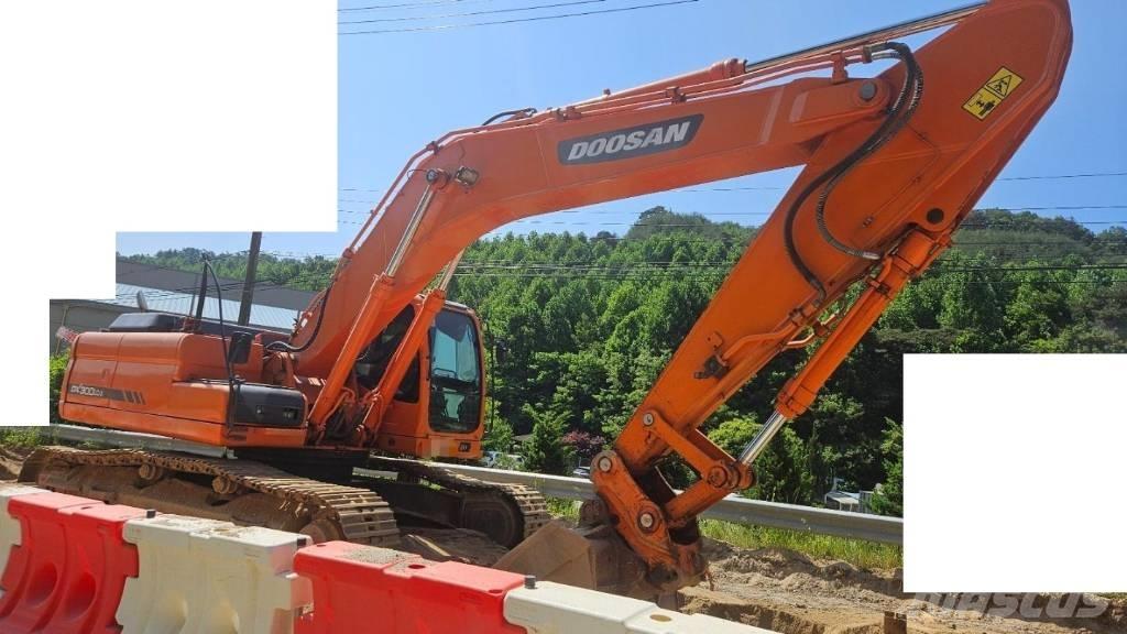 Doosan DX 300 LC Kāpurķēžu ekskavatori