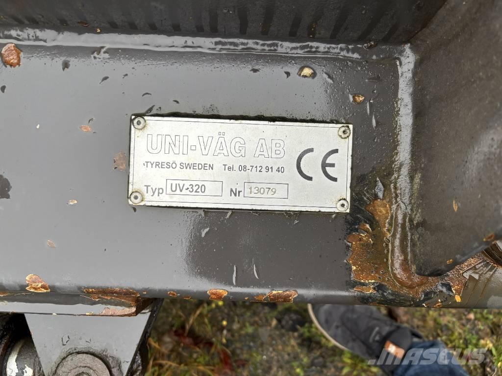 Uni-väg UV-320 Sniega naži un tīrītāji