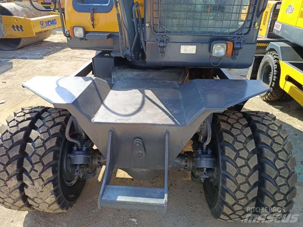 Xinyuan XYB75W-9 Kāpurķēžu ekskavatori