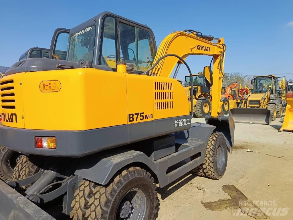 Xinyuan XYB75W-9 Kāpurķēžu ekskavatori