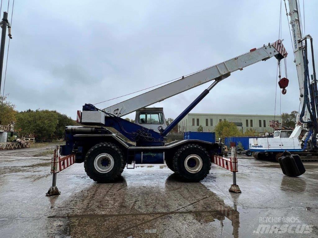 Coles Huskey 630S Celtņi nelīdzenām virsmām