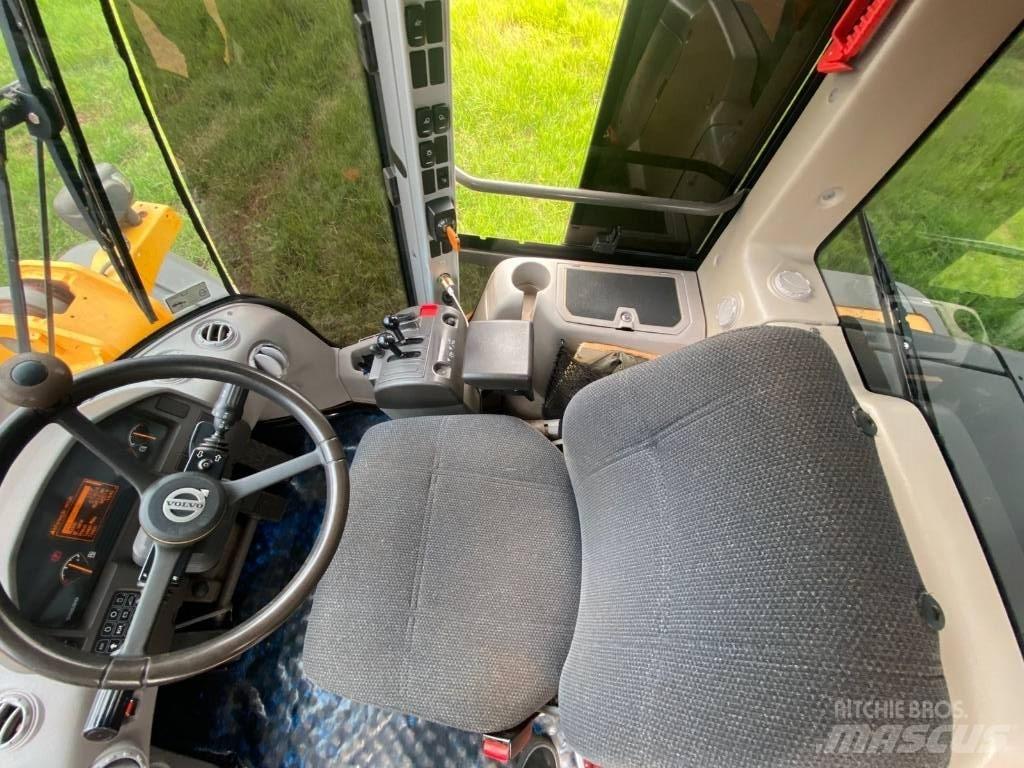 Volvo L 60 F Iekrāvēji uz riteņiem