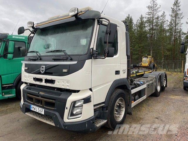 Volvo FMX 450 Treileri ar āķi