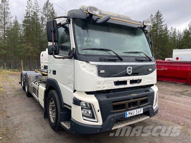 Volvo FMX 450 Treileri ar āķi