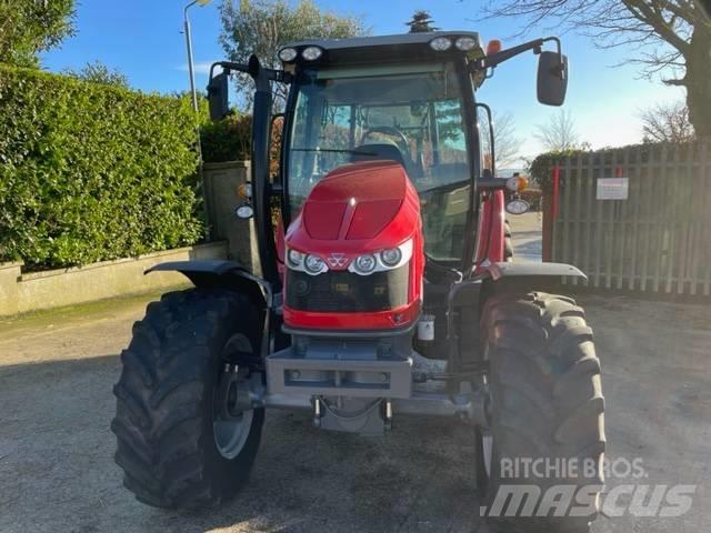 Massey Ferguson 5712 Traktori
