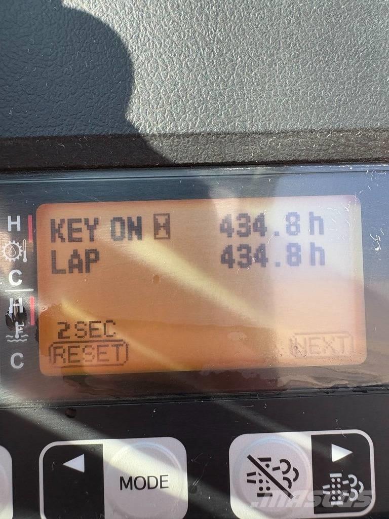 Toyota 8 FDF 25 Tehnika ar dīzeļa dzinēju