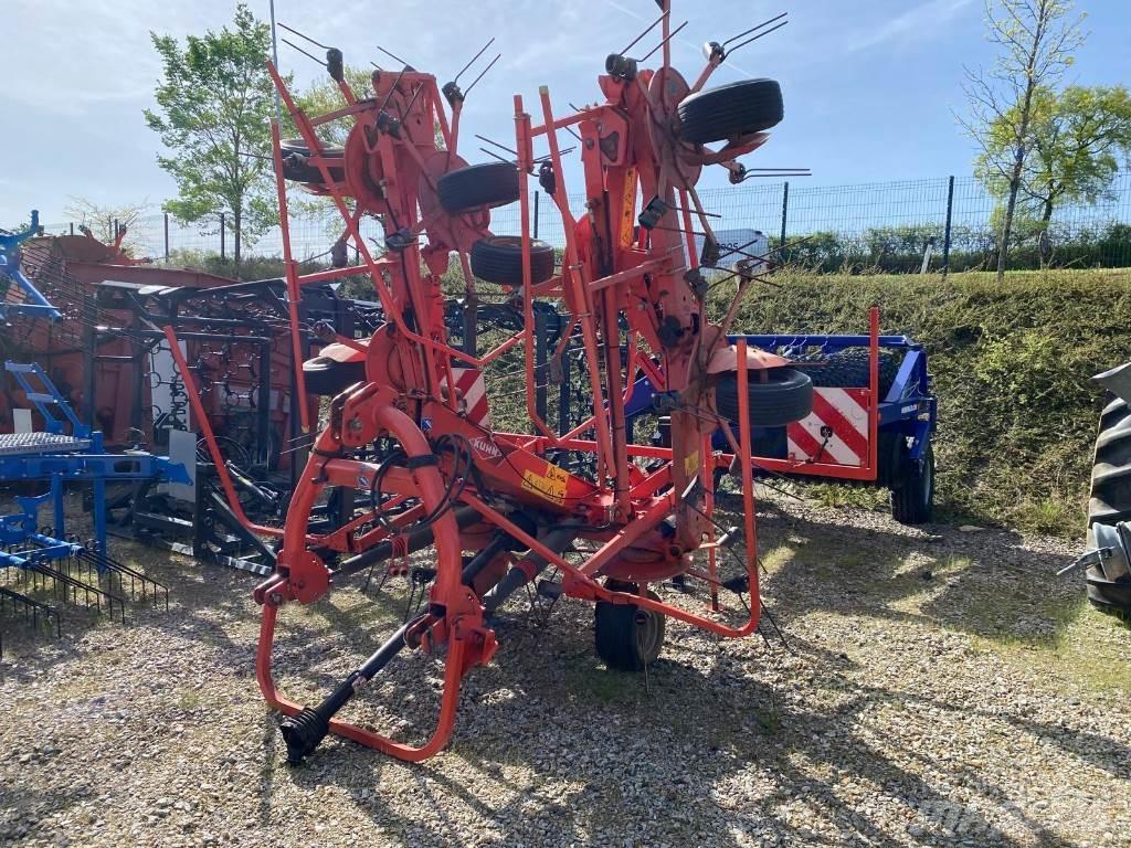 Kuhn GF8702 Grābekļi un siena ārdītāji