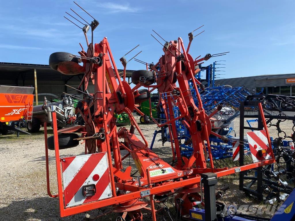 Kuhn GF8702 Grābekļi un siena ārdītāji