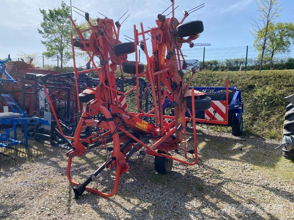 Kuhn GF8702 Grābekļi un siena ārdītāji