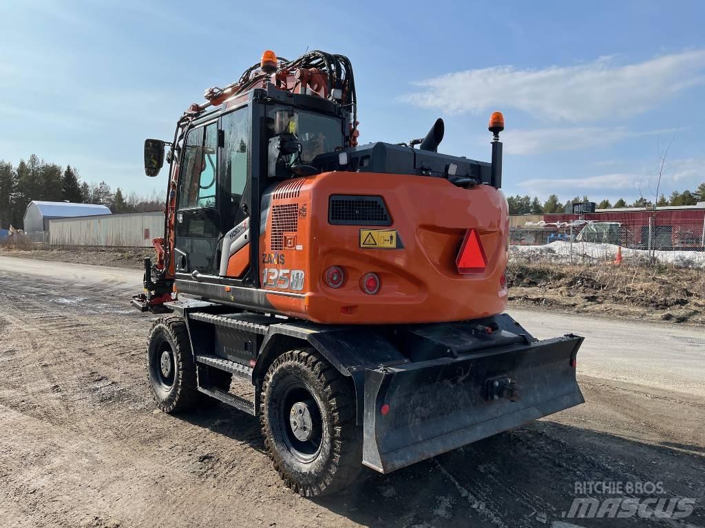 Hitachi ZX135W-7 Ekskavatori uz riteņiem
