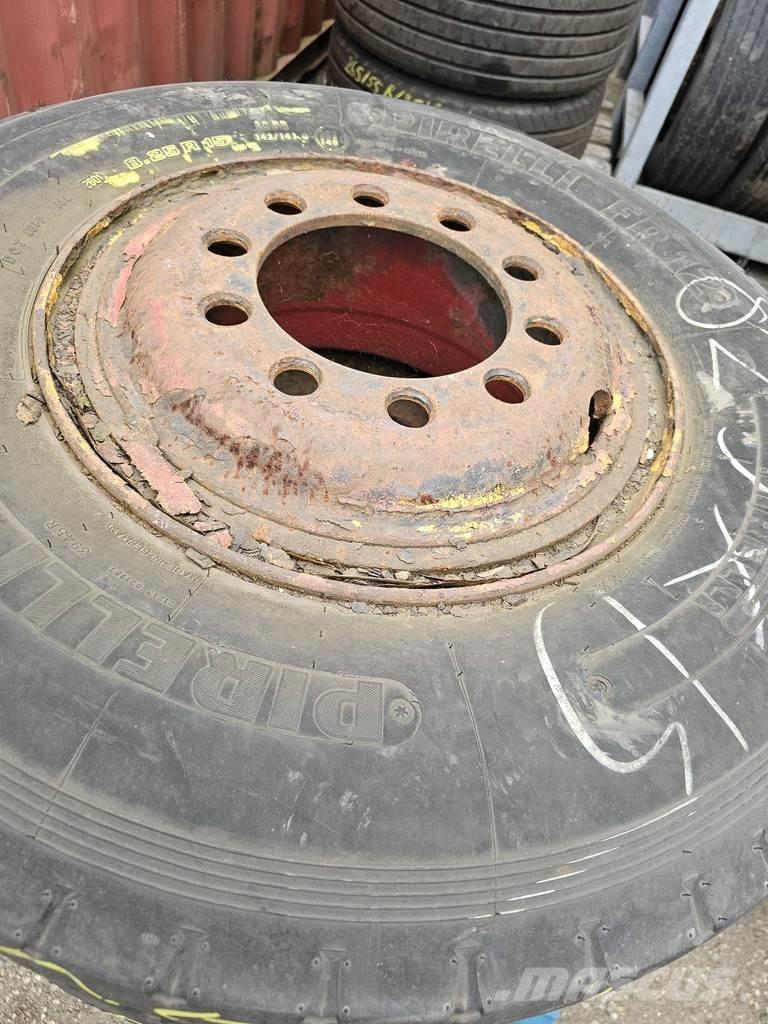 Pirelli 825X15 Transports- Citi
